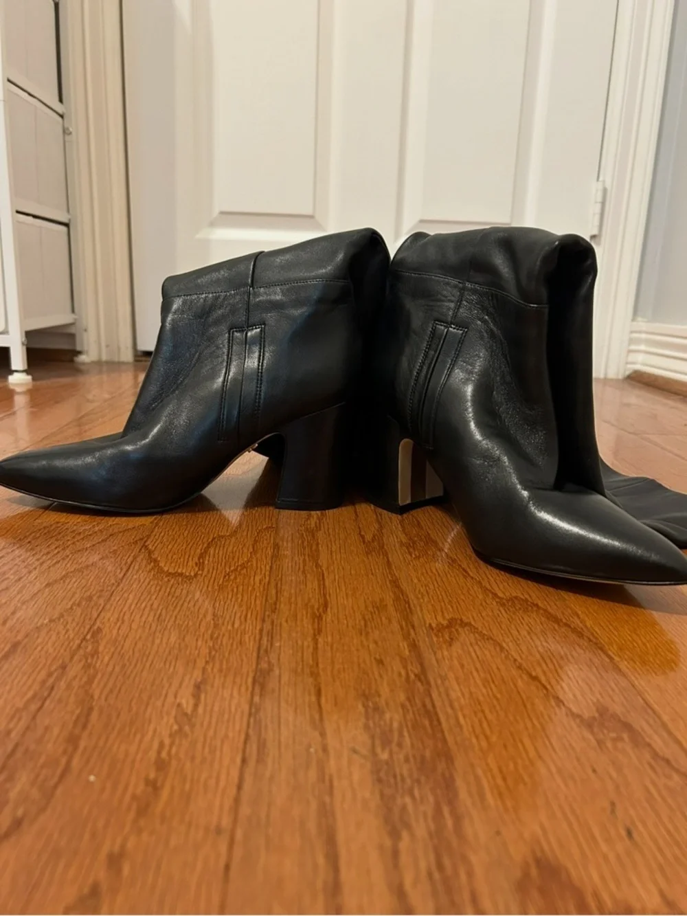 Sam Edelman Black Leather Knee High Boots Size 8 Block Heel Pointed Toe Chic
